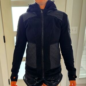 Lululemon size 8 coat